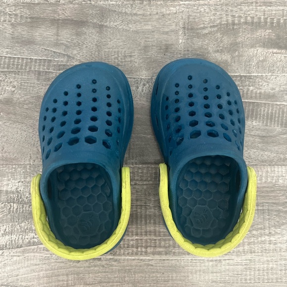Blue toddler 4/5 clogs - Picture 1 of 5